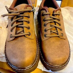 Brand New never worn size 7 Sketches women’s shoes. Smoke free home